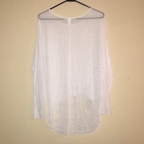 Camille and Company sheer/crinkle high low top - Picture 4 of 6